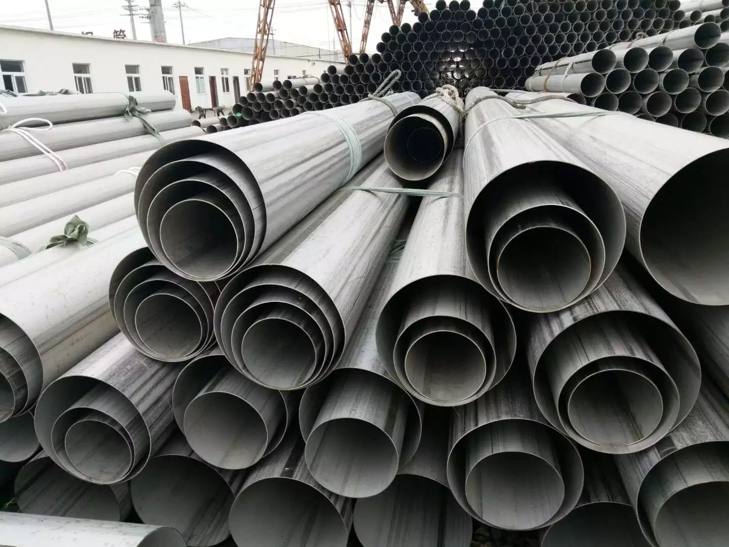  304不锈钢工业焊接钢管的特点